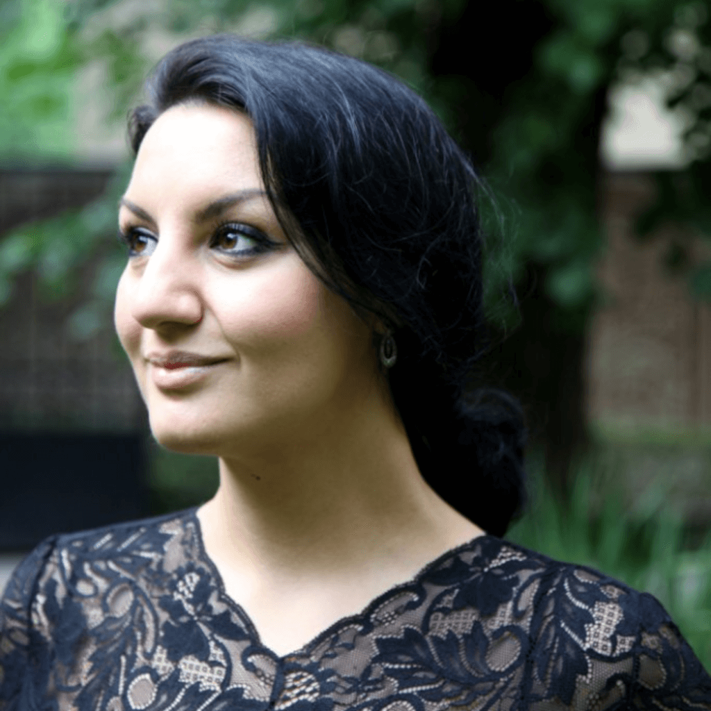 Аделина Попова