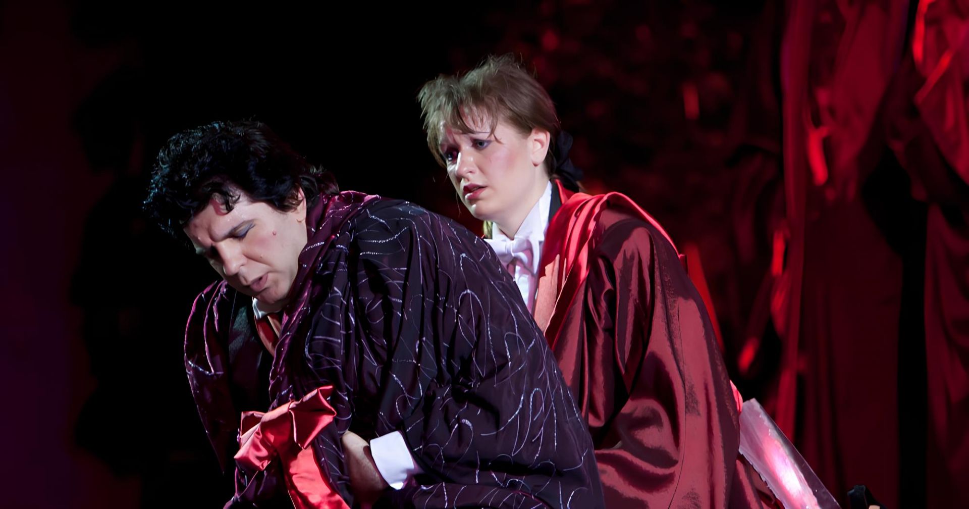 БАЛ С МАСКИ
